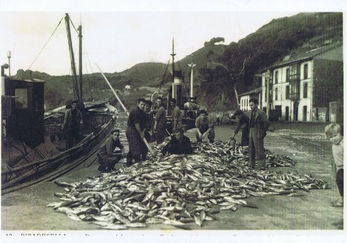 Descargando el pescado años 40